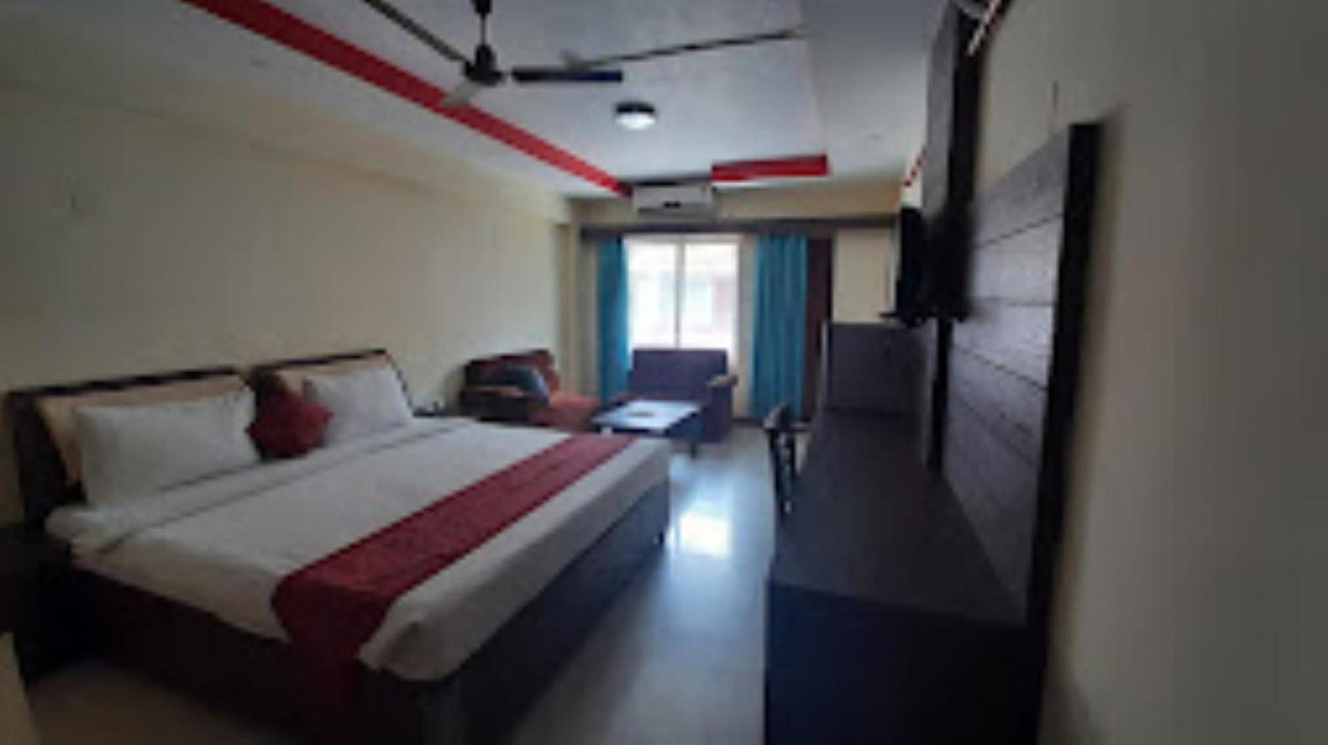 Blue Lily Beach Resort بوري المظهر الخارجي الصورة